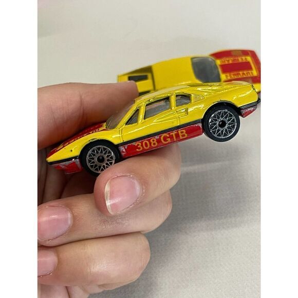 Matchbox Vintage Lot Ferrari 308 GTR and 1979 Chevrolet Corvette - Picture 5 of 9